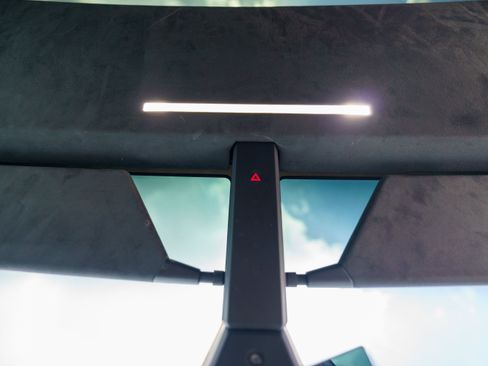 Used 2025 Tesla Cybertruck AWD Crew Cab image 23