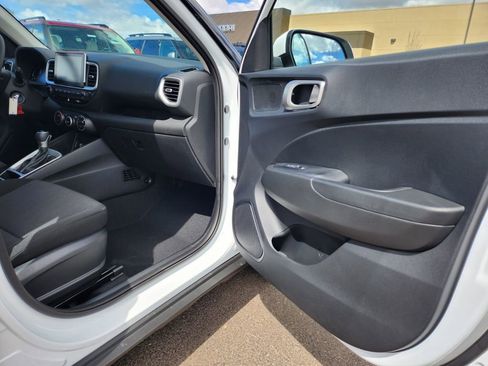 New 2026 Hyundai Venue SE image 21