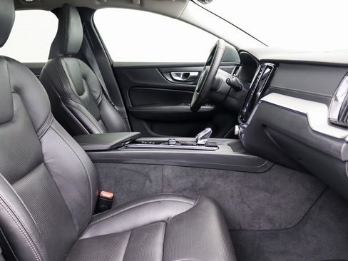Used 2025 Volvo V60 B5 Cross Country Ultra w/ Protection Package Premier AWD/4WD image 20