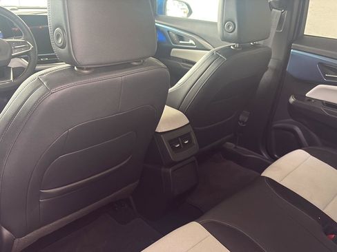 Used 2024 Chevrolet Equinox EV LT FWD image 6