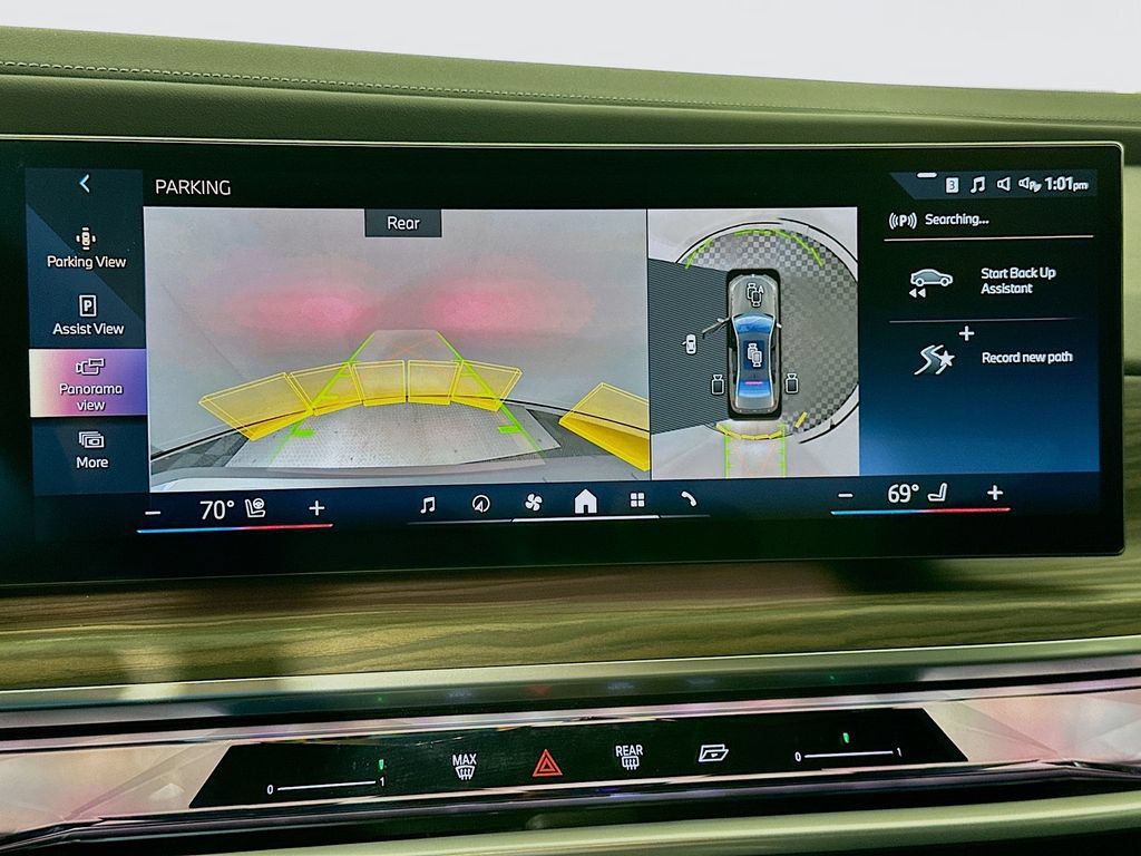 Certified 2023 BMW 740i RWD image 14