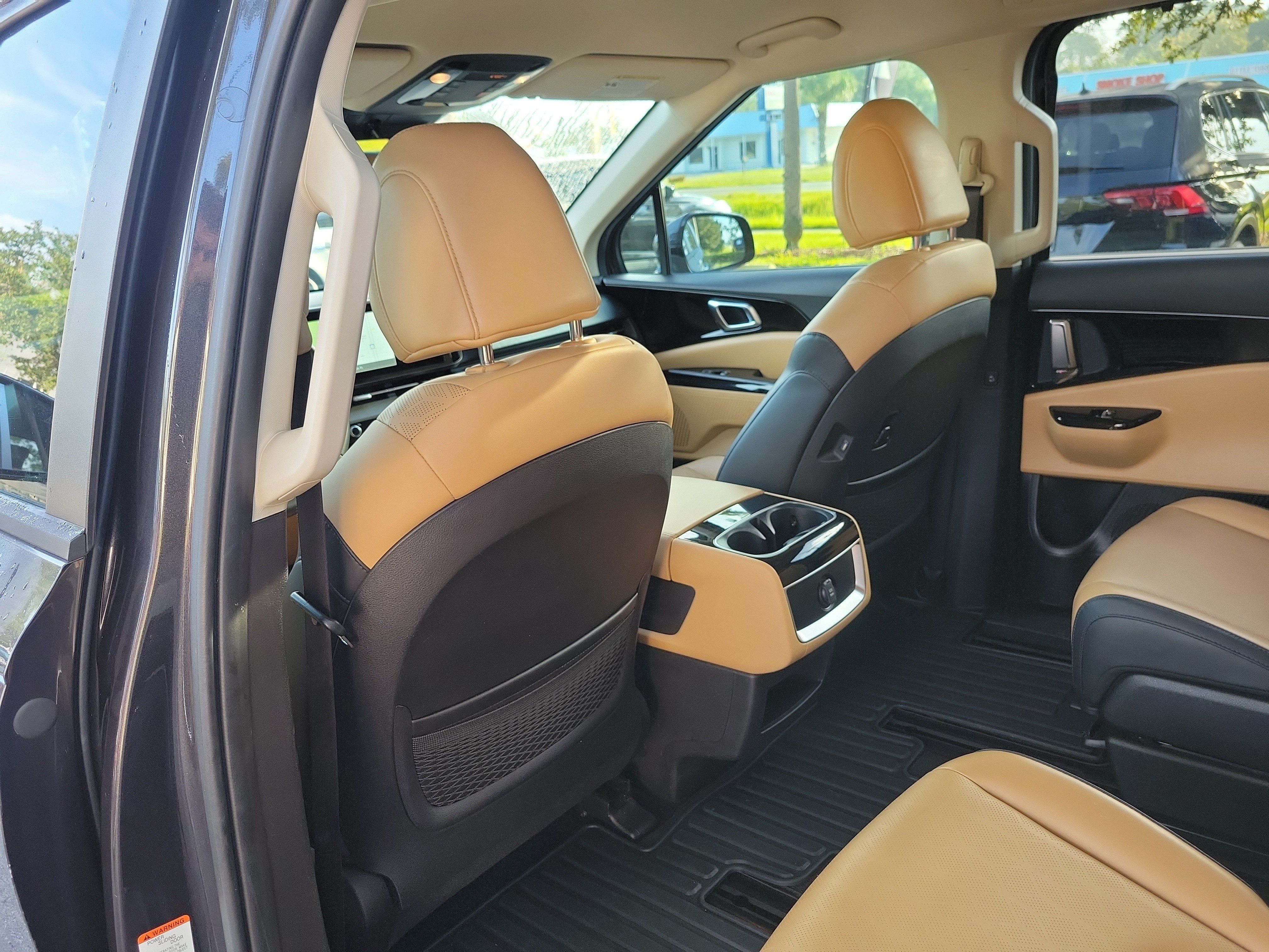 Certified 2023 Kia Carnival EX FWD image 17
