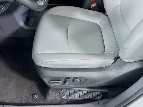 Used 2024 Toyota Sienna XLE image 19