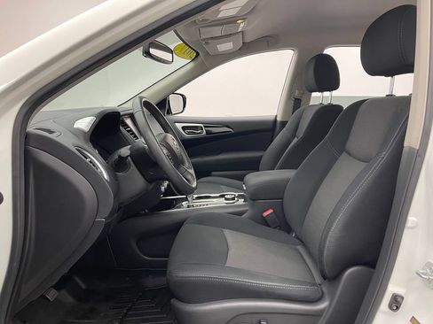 Used 2017 Nissan Pathfinder SV AWD/4WD image 16