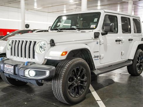 Used 2022 Jeep Wrangler Unlimited Sahara image 3