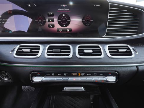 Used 2025 Mercedes-Benz GLE 350 4MATIC image 26