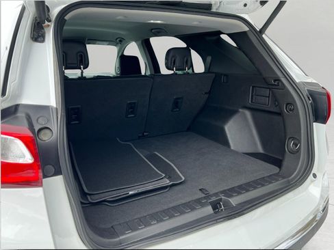 Used 2020 Chevrolet Equinox Premier w/ Premier Redline Edition image 36