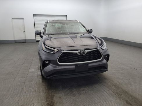 Used 2021 Toyota Highlander XLE image 14