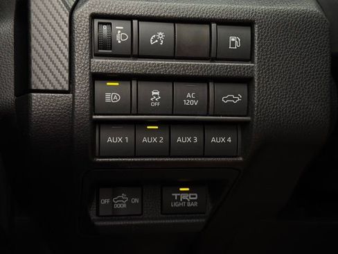 Used 2025 Toyota Tacoma TRD Pro image 33