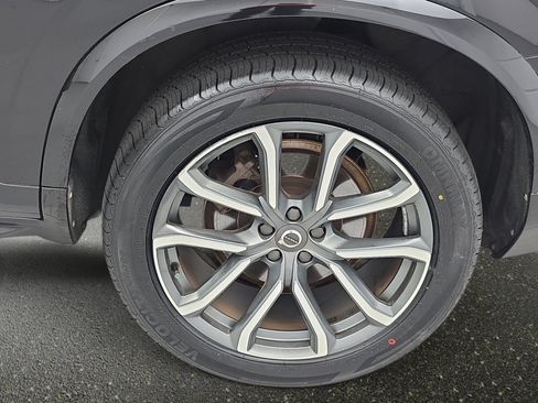 Used 2017 Volvo XC90 T6 Momentum w/ Vision Package AWD/4WD image 34