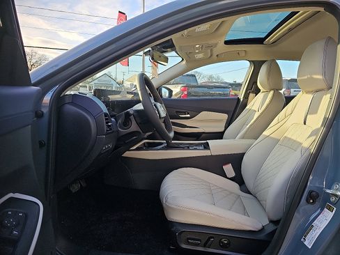 New 2026 Nissan Sentra SL w/ Floor Mat Package FWD image 10