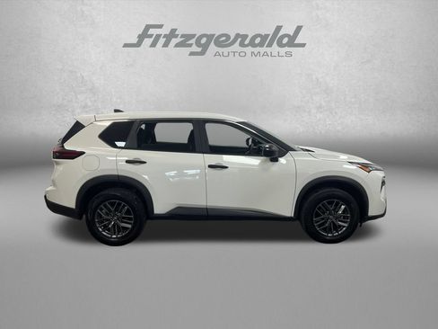 Used 2024 Nissan Rogue S FWD image 7