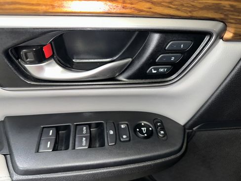 Used 2018 Honda CR-V EX-L image 9