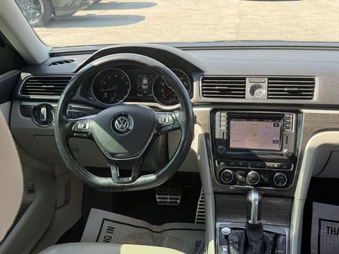 Used 2017 Volkswagen Passat 1.8T SEL Premium FWD image 21