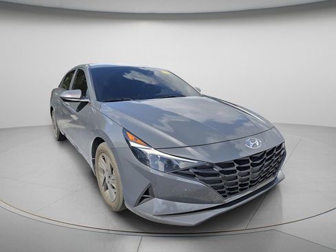 Used 2023 Hyundai Elantra SEL FWD image 4