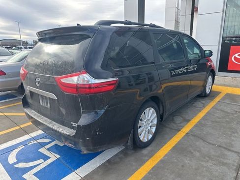 Used 2015 Toyota Sienna Limited Premium image 6