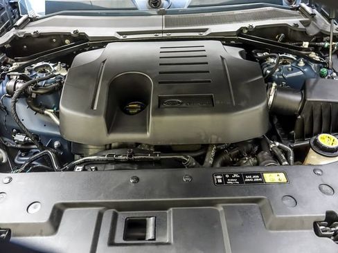 Used 2022 Land Rover Defender 110 SE AWD/4WD image 30