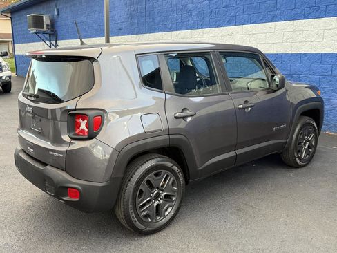 Used 2019 Jeep Renegade Sport image 21