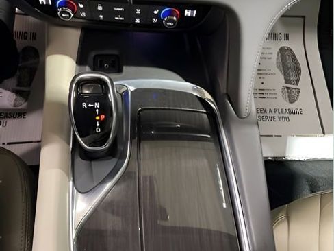 Used 2018 Buick Enclave Premium w/ Experience Buick Package image 20