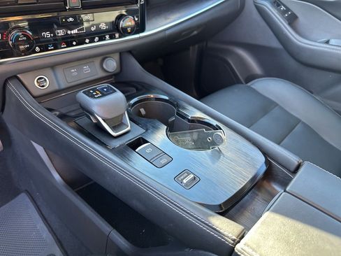 Used 2021 Nissan Rogue SL image 37