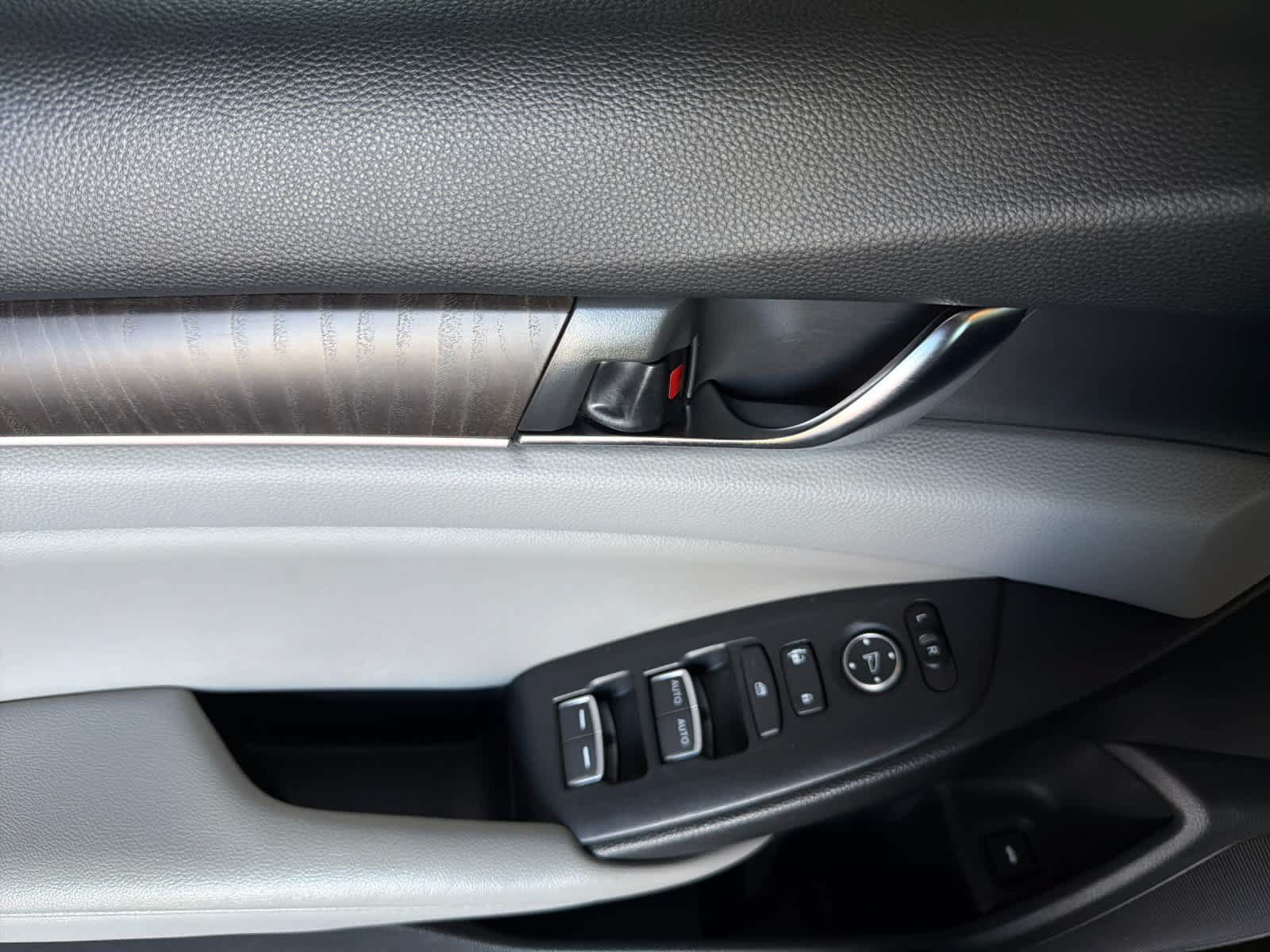 Used 2019 Honda Accord EX image 12