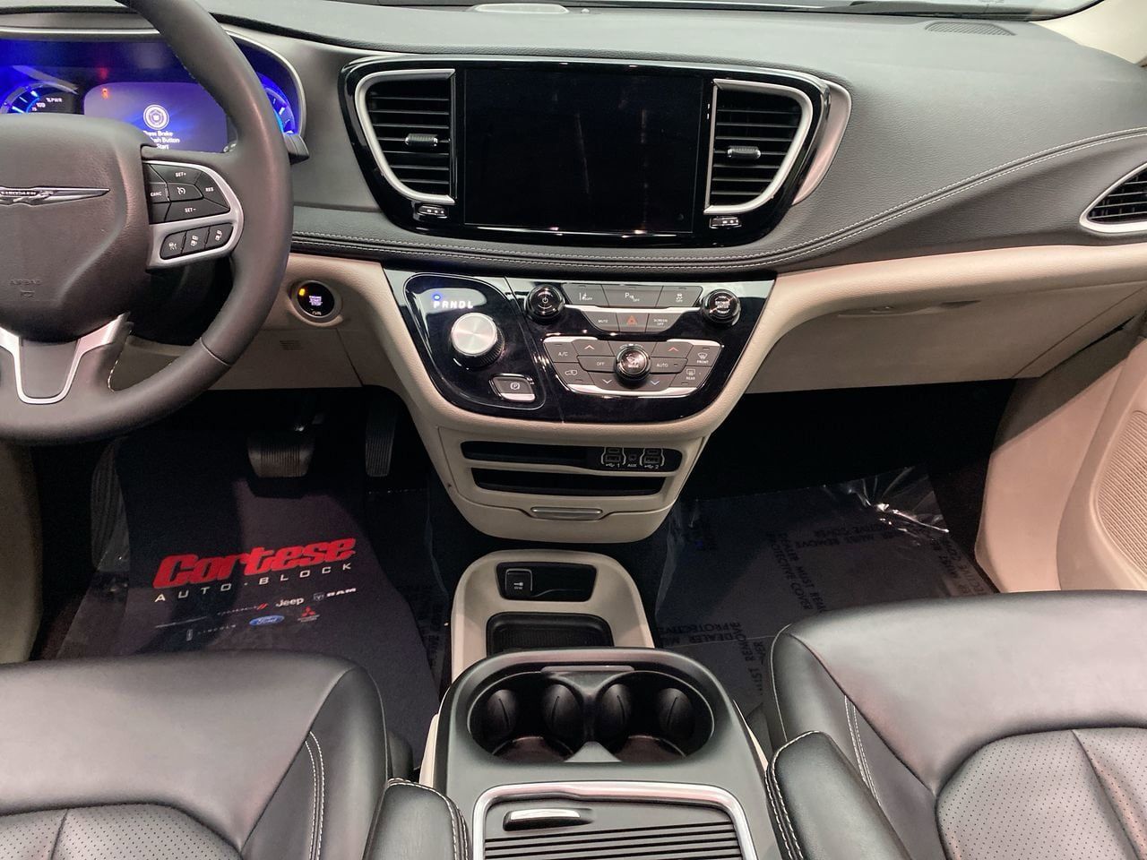 Used 2023 Chrysler Pacifica Touring-L FWD image 20