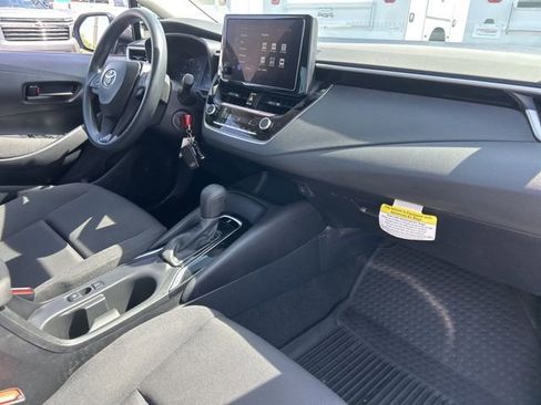 Used 2025 Toyota Corolla LE FWD image 33