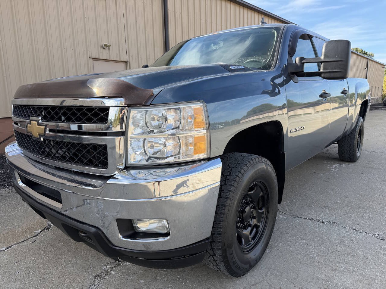 Used 2011 Chevrolet Silverado 2500 LT w/ Interior Plus Package AWD/4WD image 1