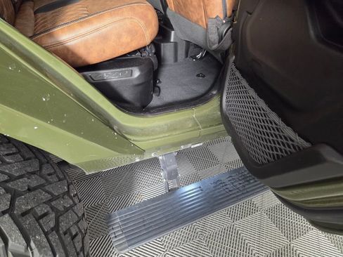 Used 2024 Jeep Wrangler Unlimited AWD/4WD image 29