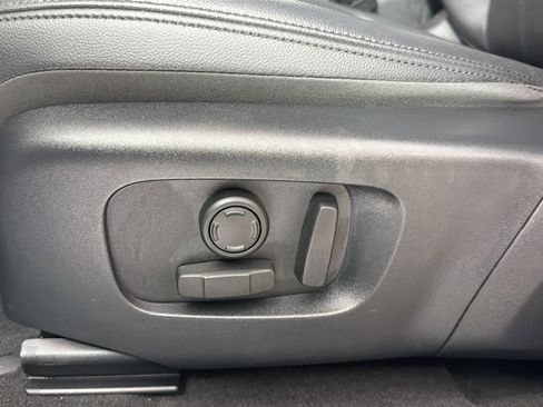 Certified 2025 Land Rover Range Rover Evoque S image 21