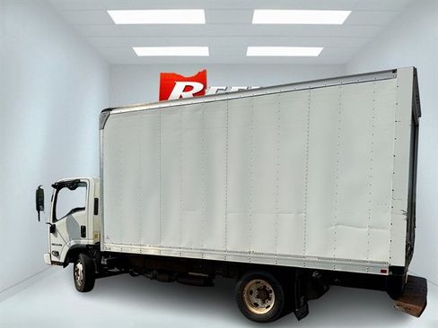 Used 2019 Isuzu NPR RWD image 23