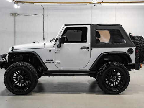 Used 2015 Jeep Wrangler Sport w/ Quick Order Package 24S AWD/4WD image 11