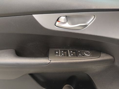 Used 2023 Kia Forte LXS w/ LXS Technology Package FWD image 27