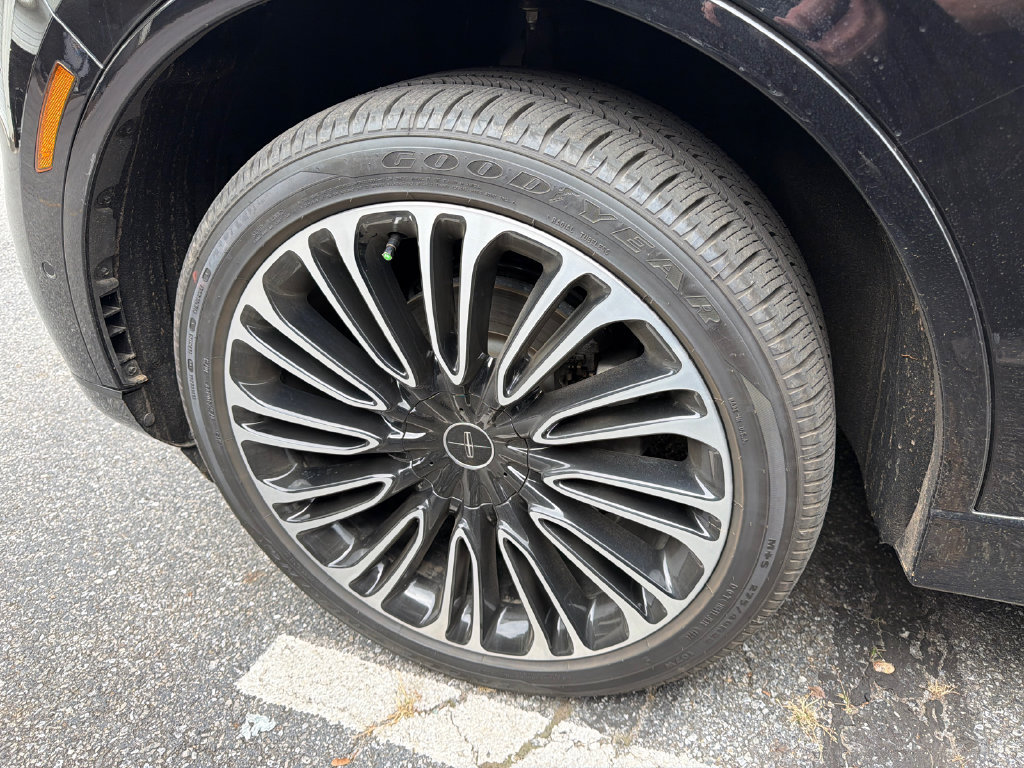 Used 2024 Lincoln Aviator Black Label AWD/4WD image 7