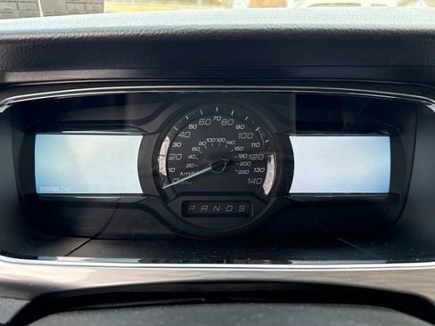 Used 2013 Ford Taurus SEL image 17
