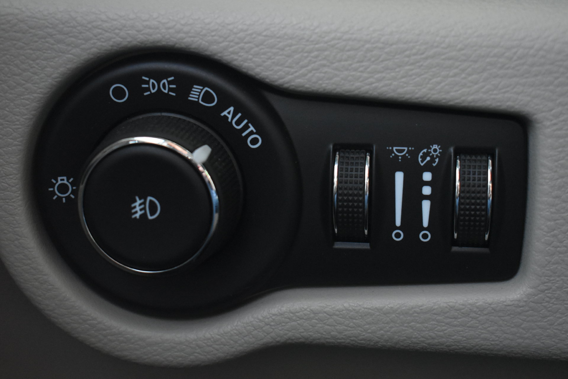 Used 2021 Chrysler Pacifica Touring-L FWD image 17