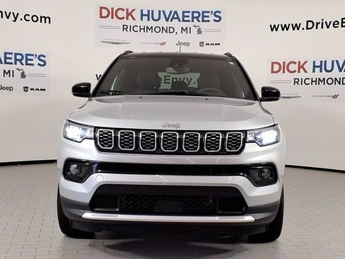 Used 2024 Jeep Compass Limited AWD/4WD image 2