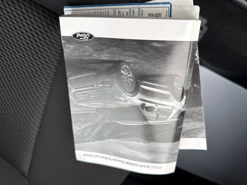 Used 2023 Ford Explorer XLT image 25