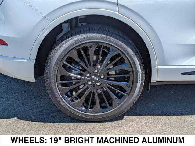 Used 2024 Lincoln Corsair Reserve w/ Equipment Group 201A FWD image 9