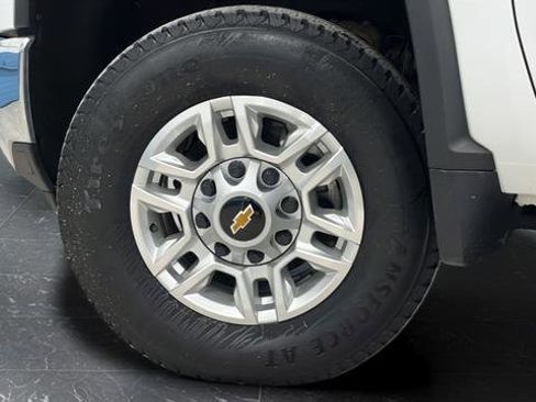Used 2024 Chevrolet Silverado 2500 LT image 35