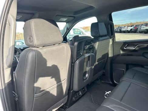 Used 2024 GMC Sierra 1500 SLT image 34