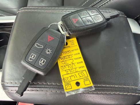 Used 2013 Volvo C70 T5 FWD image 12