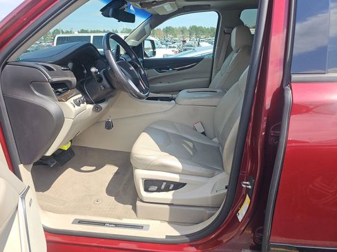 Used 2020 Cadillac Escalade Luxury w/ Escalade Sport Edition image 4