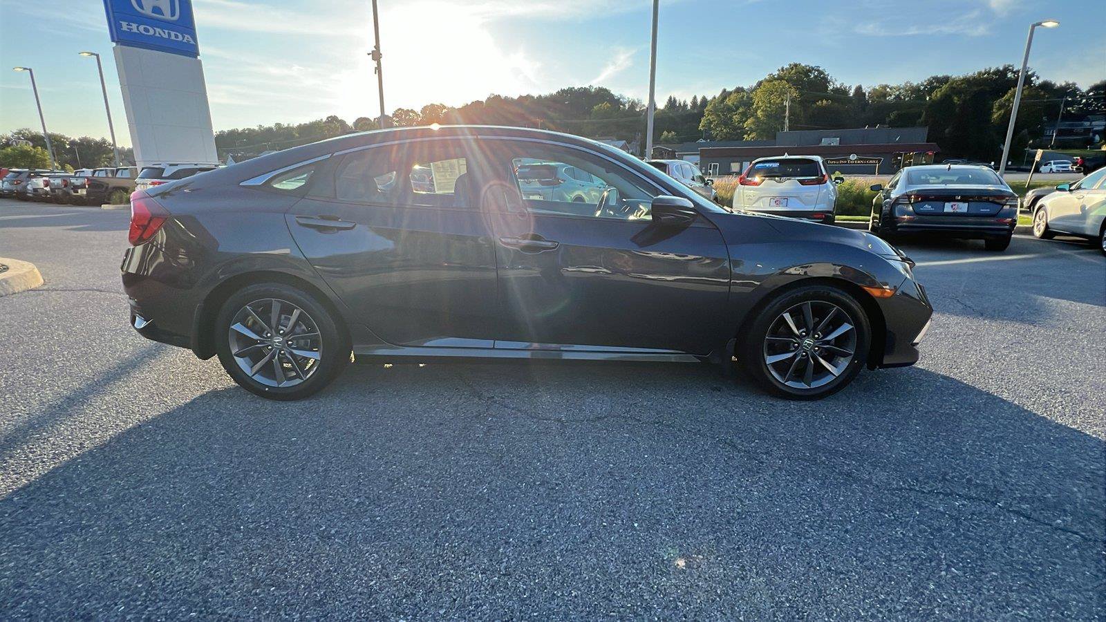 Used 2020 Honda Civic EX image 3