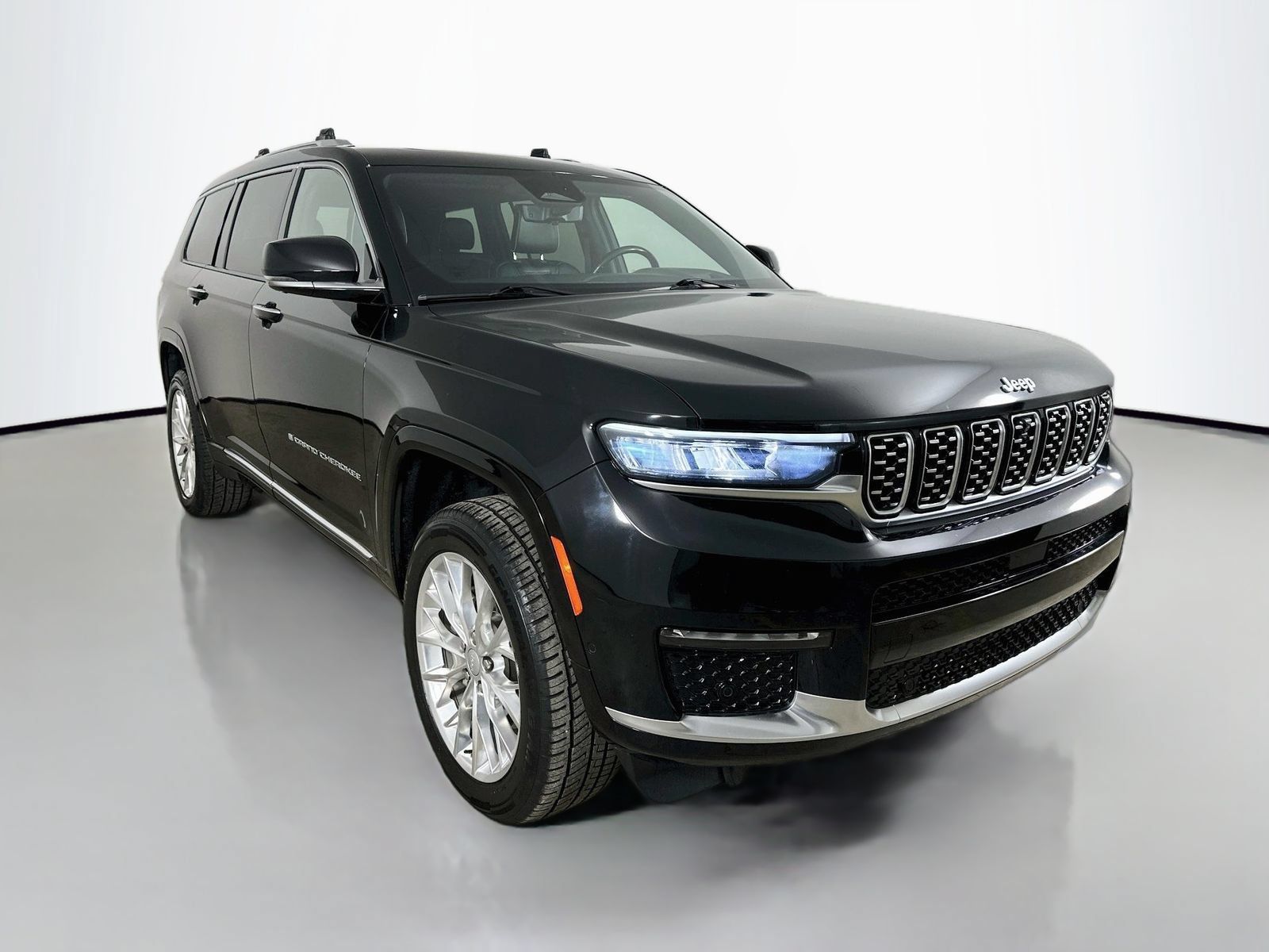 Used 2021 Jeep Grand Cherokee L Summit w/ Advanced Protech Group IV AWD/4WD image 3