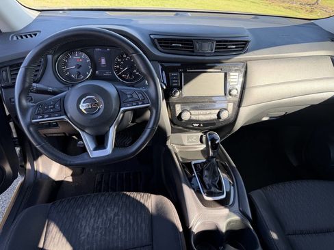 Used 2019 Nissan Rogue SV image 20