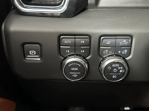 Used 2025 GMC Sierra 1500 Denali Ultimate AWD/4WD image 25
