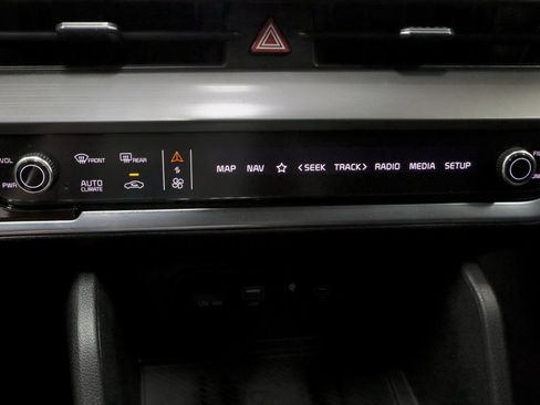 Used 2025 Kia Sportage EX w/ Premium Package FWD image 30