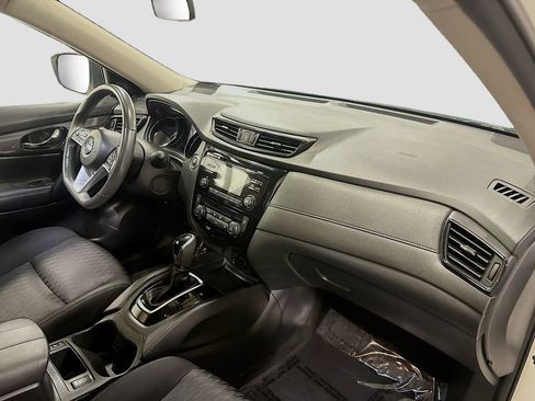Used 2017 Nissan Rogue SV image 33