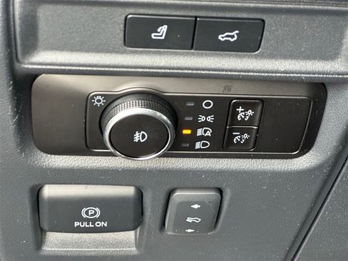 Used 2023 Ford Expedition Limited image 21